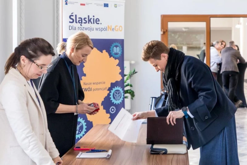 Wsparcie dla organizacji społecznych z regionu. Można otrzymać nawet 100 tys. zł